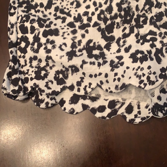 J Crew 4 black and white print linen blend scallop trim - Picture 2 of 5